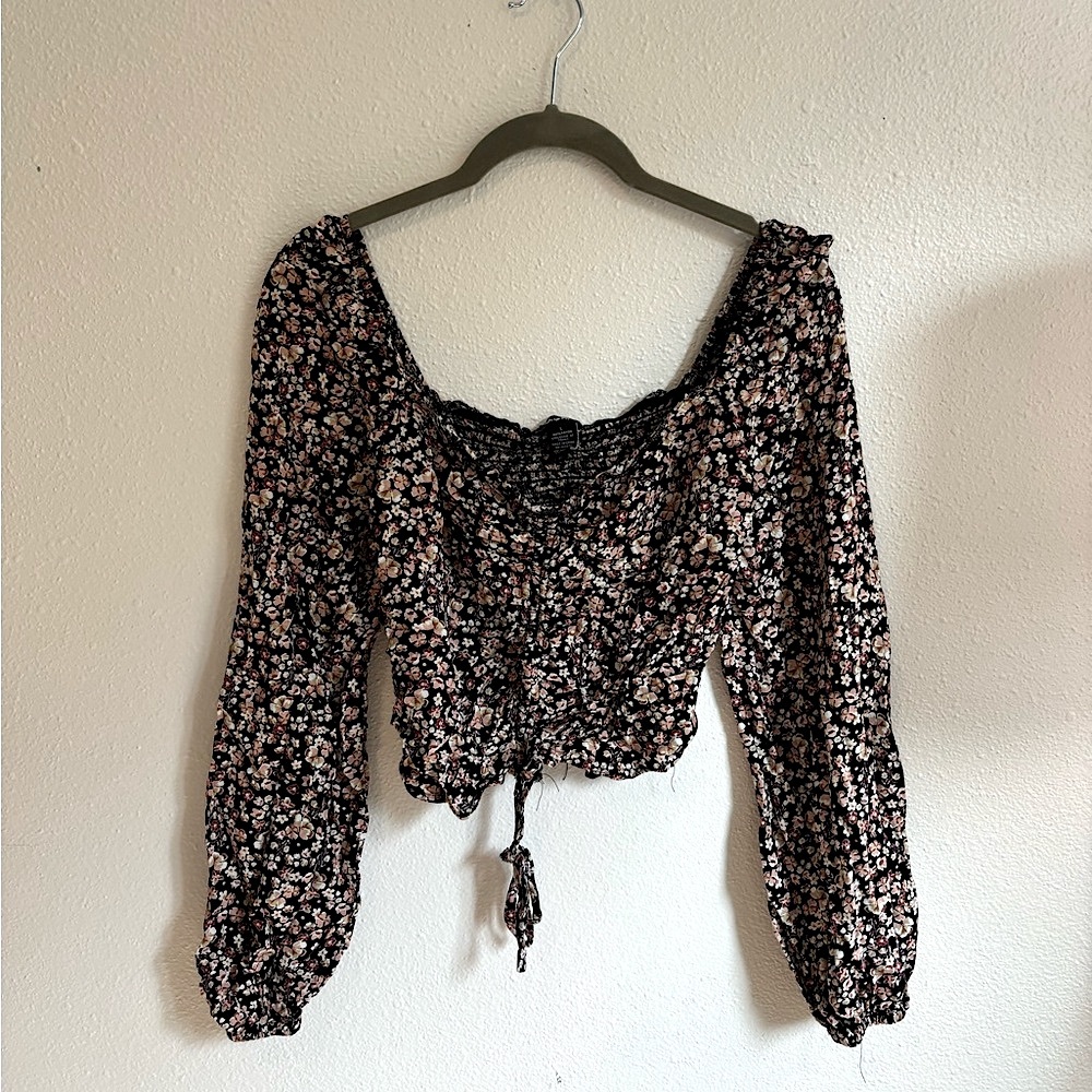 Women’s long sleeve top